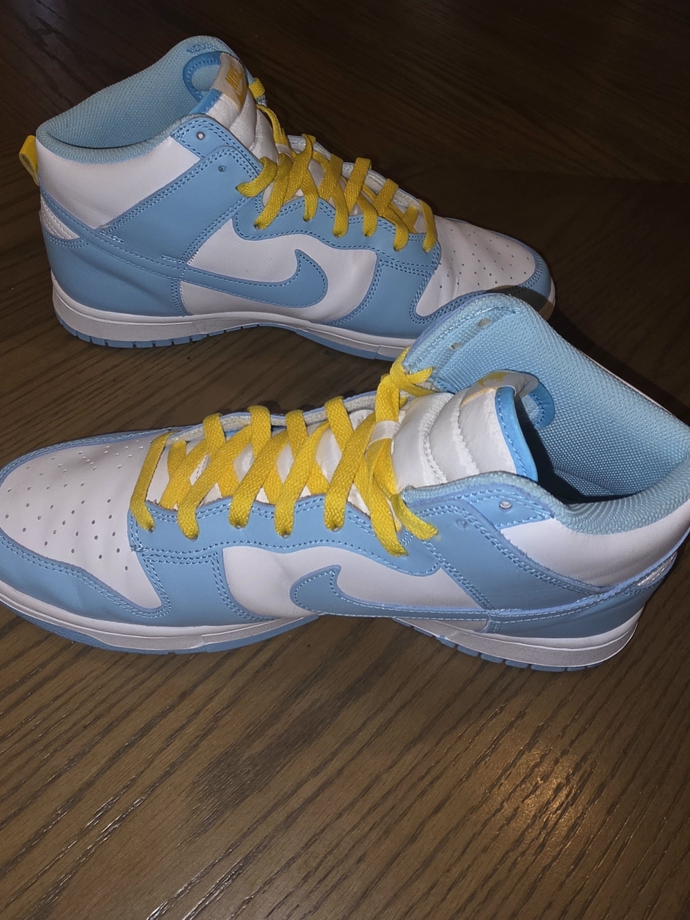 Nike Kids' Low-Top Sneakers in Light Blue and White with Yellow Laces